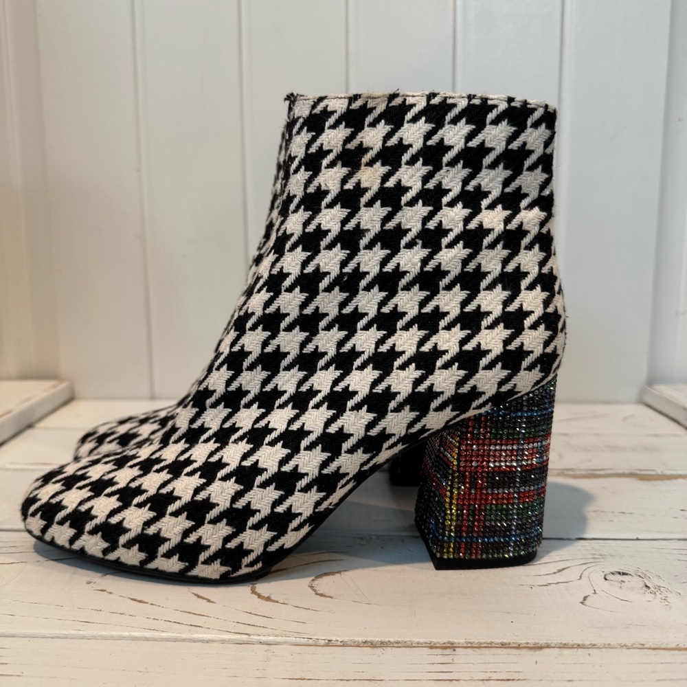 Betsey Johnson Houndstooth Ankle Boots with Multicolor Rhinestone Heel Size 8.5